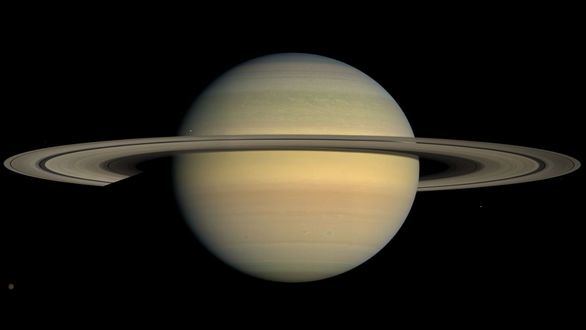 Descubren una estructura en forma de decágono en las nubes de Saturno