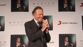 Julio Iglesias.