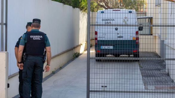 Tres detenidos por el tiroteo en Isla Cristina en el que murieron una mujer embarazada, su madre y un menor