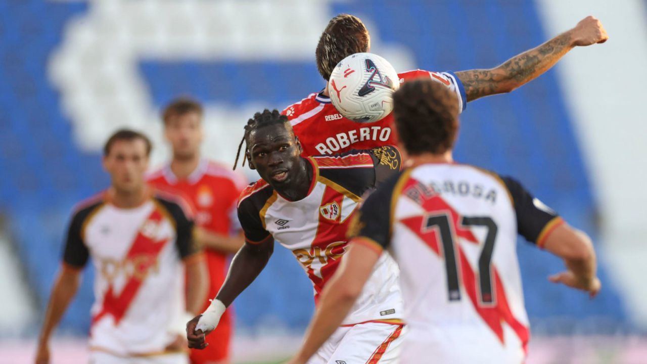 LaLiga. El Rayo se despide de Butarque derrotando al Espanyol