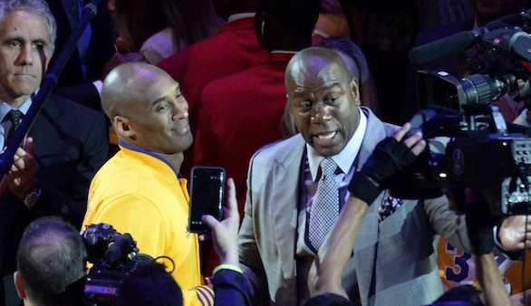 Los Angeles Lakers contratan a Magic Johnson y éste purga a su cúpula
