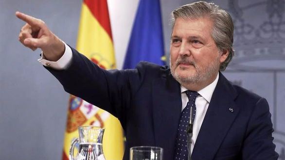 Rajoy dice a sus ministros que hay que 