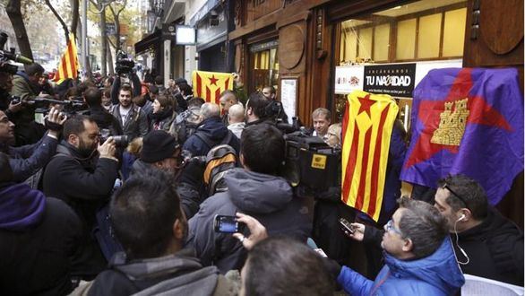 En libertad los 5 detenidos de la CUP por quemar fotos del Rey
