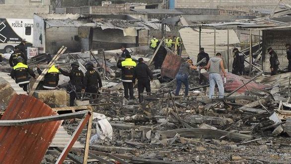 México: 36 muertos por una explosión en un mercado pirotécnico