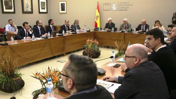 Los estibadores, dispuestos a bajarse el sueldo un 6%