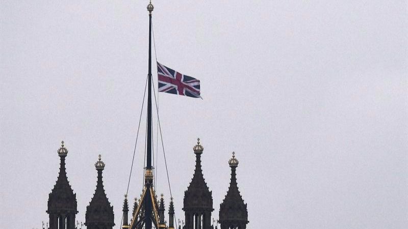 Los tuits del día. Minuto de silencio por las víctimas en Londres