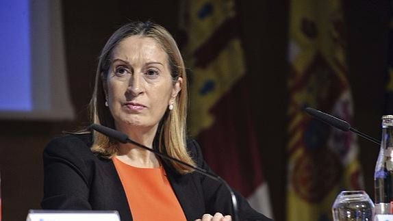 Revuelo en la bancada del PP por la llamada al orden de Pastor a un diputado de su partido