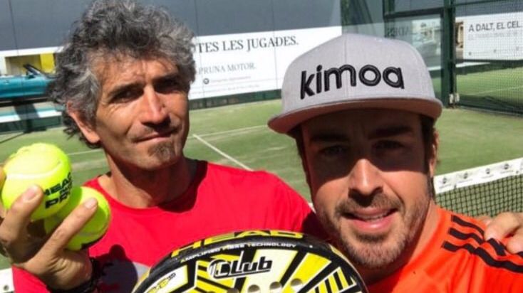 Los tuits del día. Fernando Alonso abandona el circuito para jugar al pádel