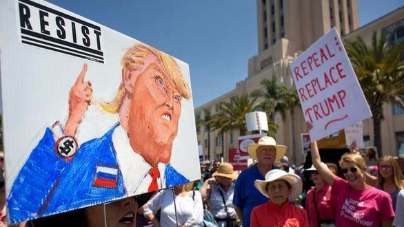 Los tuits del día. Trump cruza la línea roja tras el combate contra la CNN