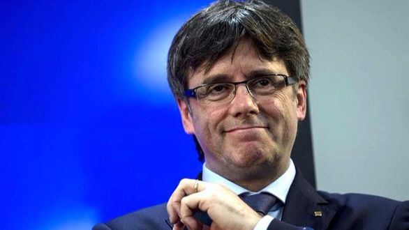 Puigdemont estalla en Twitter contra la intervención