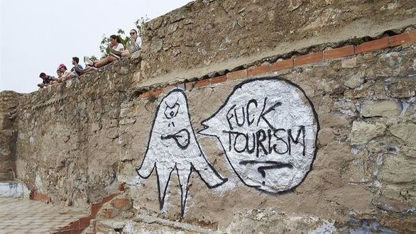 Policías galos patrullan en España para proteger a sus turistas