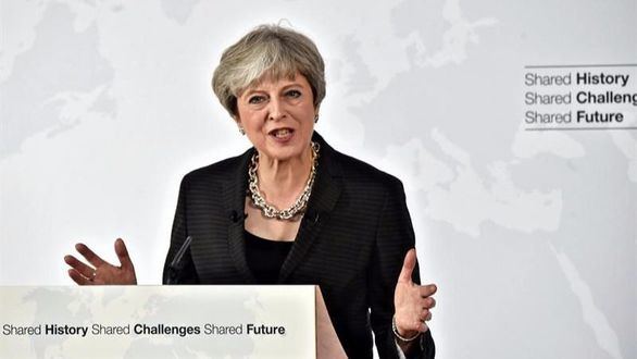 May pide a la UE un acuerdo a medida para el 'brexit' y dos años de adaptación