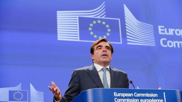 La Comisión Europea apoya a Rajoy y al 