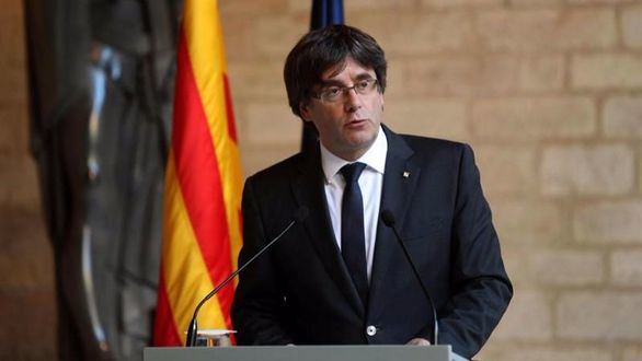 Puigdemont descarta convocar elecciones y sigue adelante con el desafío secesionista