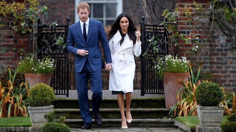 Publican las fotos oficiales del compromiso del príncipe Enrique y Meghan Markle