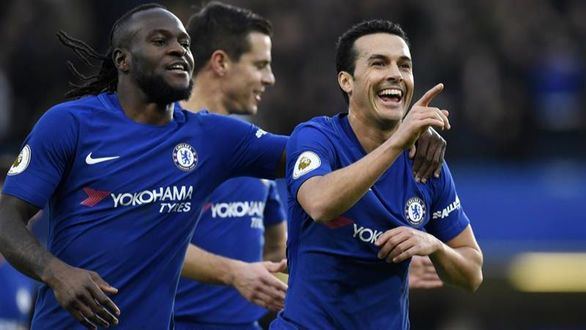 Premier League. El Chelsea acecha al United y el Liverpool remonta