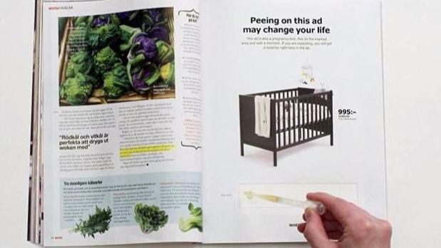 Los tuits del día. Ikea pide orinar en una revista para conseguir un descuento