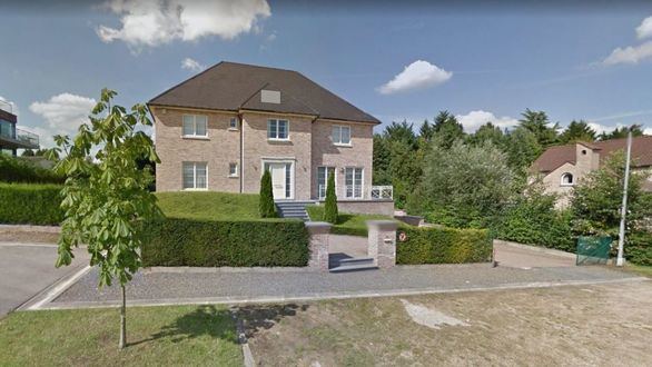 Puigdemont alquila una residencia familiar por 4.400 euros al mes