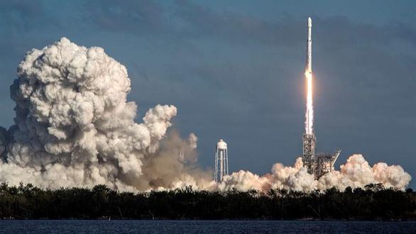 Despega el cohete más potente del mundo: el Falcon Heavy