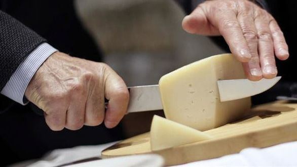 Retirados lotes de queso tras un caso de meningitis en Madrid