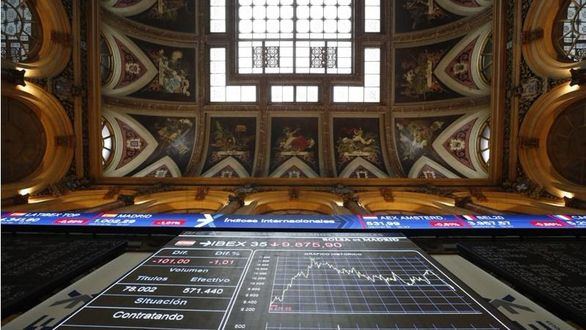 El IBEX cae a niveles de hace casi un año arrastrado por los bancos y Wall Street