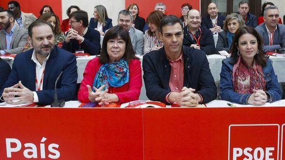Sánchez acapara todo el poder en el Partido Socialista