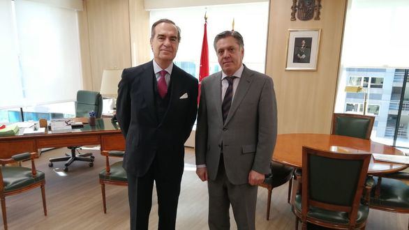 José María Alonso traslada a la APM las propuestas de la Junta de Gobierno para mejorar el ejercicio del derecho de defensa