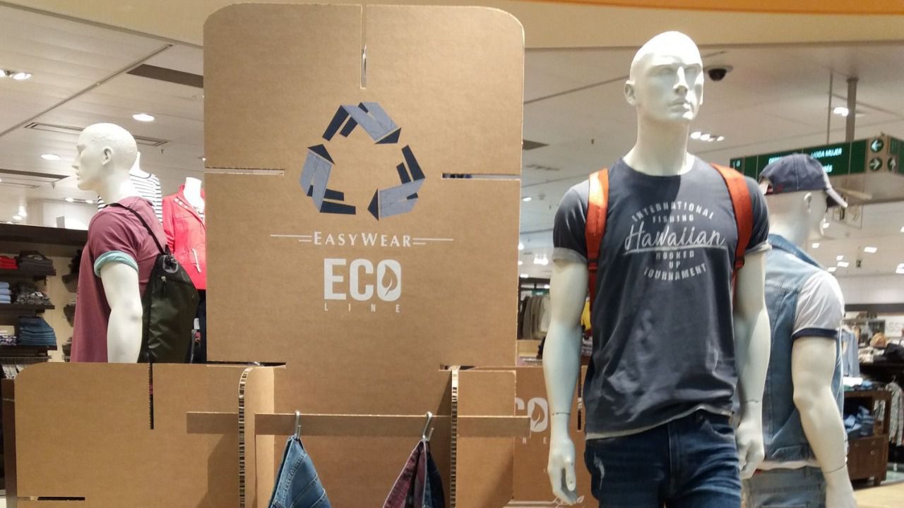 El Corte Inglés impulsa la moda sostenible con el reciclaje de ropa vaquera