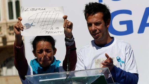 8.000 'pescaítos' piden a Gabriel 