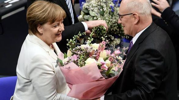 Merkel, investida canciller para un cuarto mandato