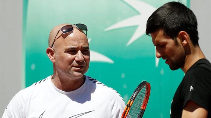 Andre Agassi no aguanta a Djokovic y deja de entrenarle