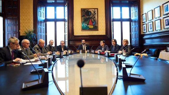 La Mesa del Parlament acepta que Puigdemont delegue su voto