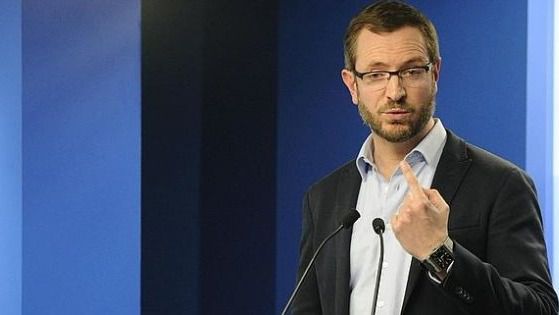Nuevo frente para el PP: Maroto y su máster