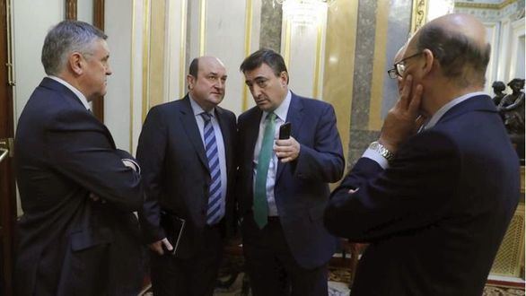 El PP arranca el apoyo del PNV con un acuerdo sobre pensiones