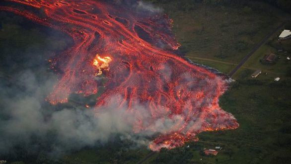 La erupción del volcán Kilauea en Hawái deja el primer herido grave