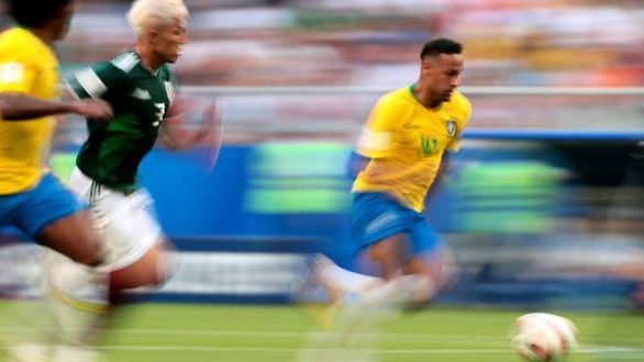 Neymar despega contra México y supera a Messi y Ronaldo