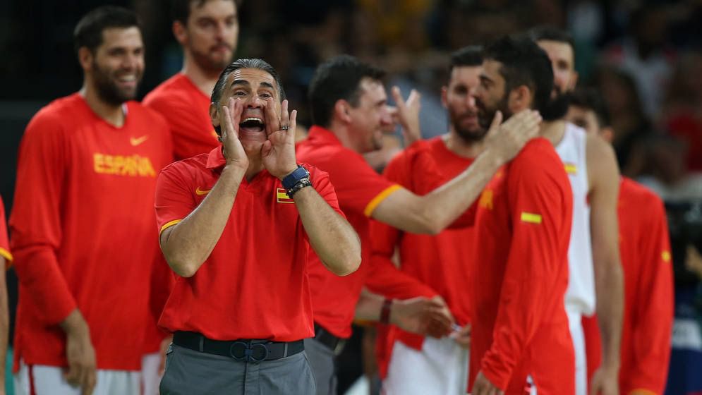 Scariolo tiene una oferta de la NBA y la Federación de baloncesto se sentará con él