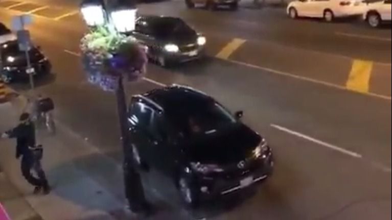 Un francotirador mata a una persona y deja 13 heridos en Toronto