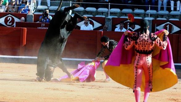 Carretero y López Chaves triunfan en un día repleto de faenas por todo el país