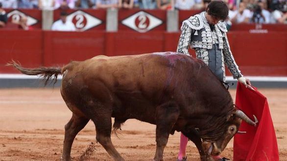 Roca Rey vuelve a deleitar a una tribuna: esta vez brilló en Salamanca