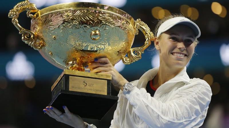 Djokovic advierte a Rafael Nadal y Wozniacki y Basilashvili ganan en Pekín