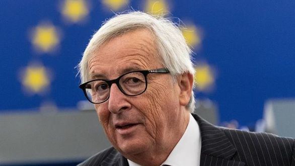 La CE da tres semanas a Italia para presentar unos nuevos presupuestos