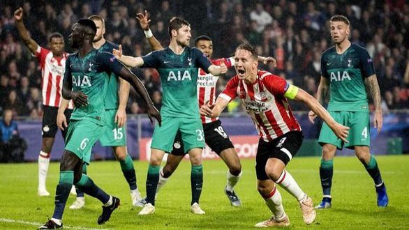 El Tottenham se pega un tiro en el pie ante el PSV | 2-2