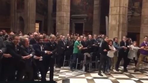 Torra canta y baila en el Palau