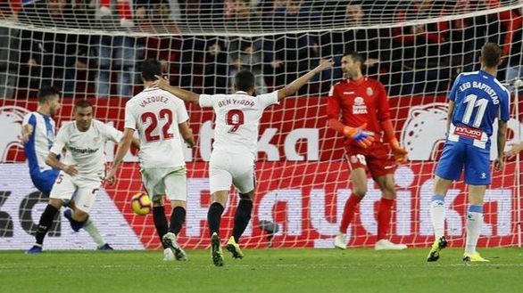 El Sevilla defiende el Pizjuán y niega el liderato al Espanyol | 2-1