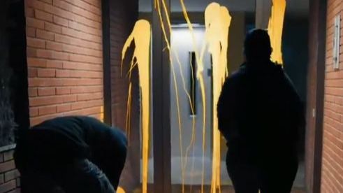 Arran vuelve a pintar la casa del juez Llarena en Sant Cugat