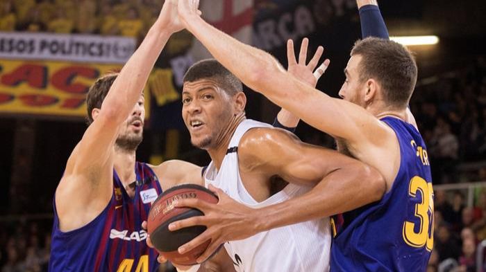 El Barcelona arrasa al Real Madrid con Kuric y la defensa como armas | 86-69
