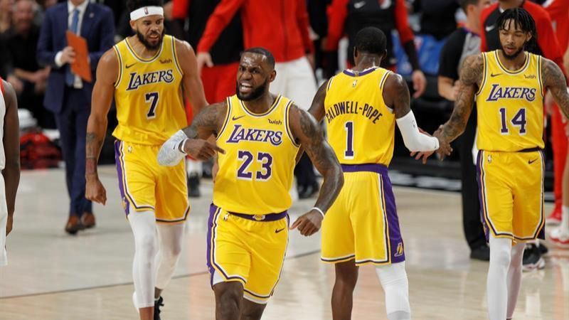 NBA. Los Lakers ganan a pesar de los tapones de Doncic a LeBron James