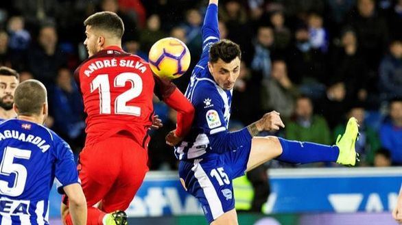 El Sevilla empata ante el Alavés y se deja el liderato | 1-1