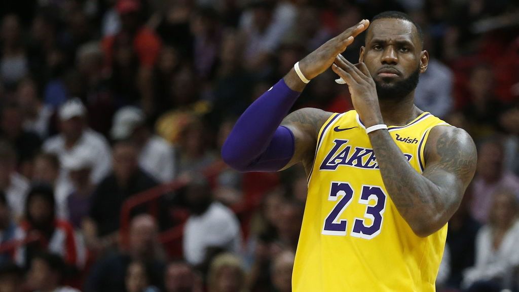 NBA. LeBron James alimenta a los Lakers y los Clippers se humanizan